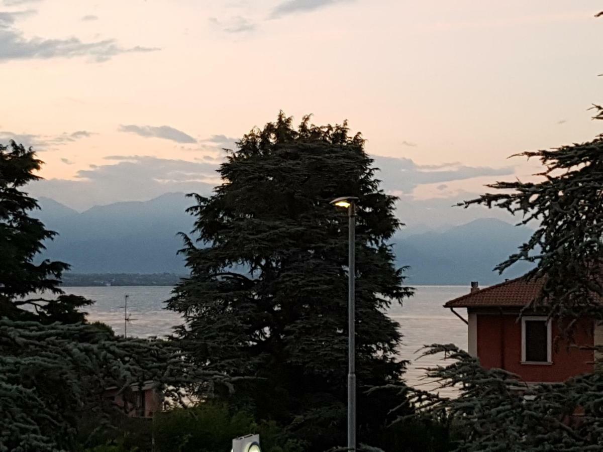 Casa Savoia Apartment Desenzano del Garda Exterior foto
