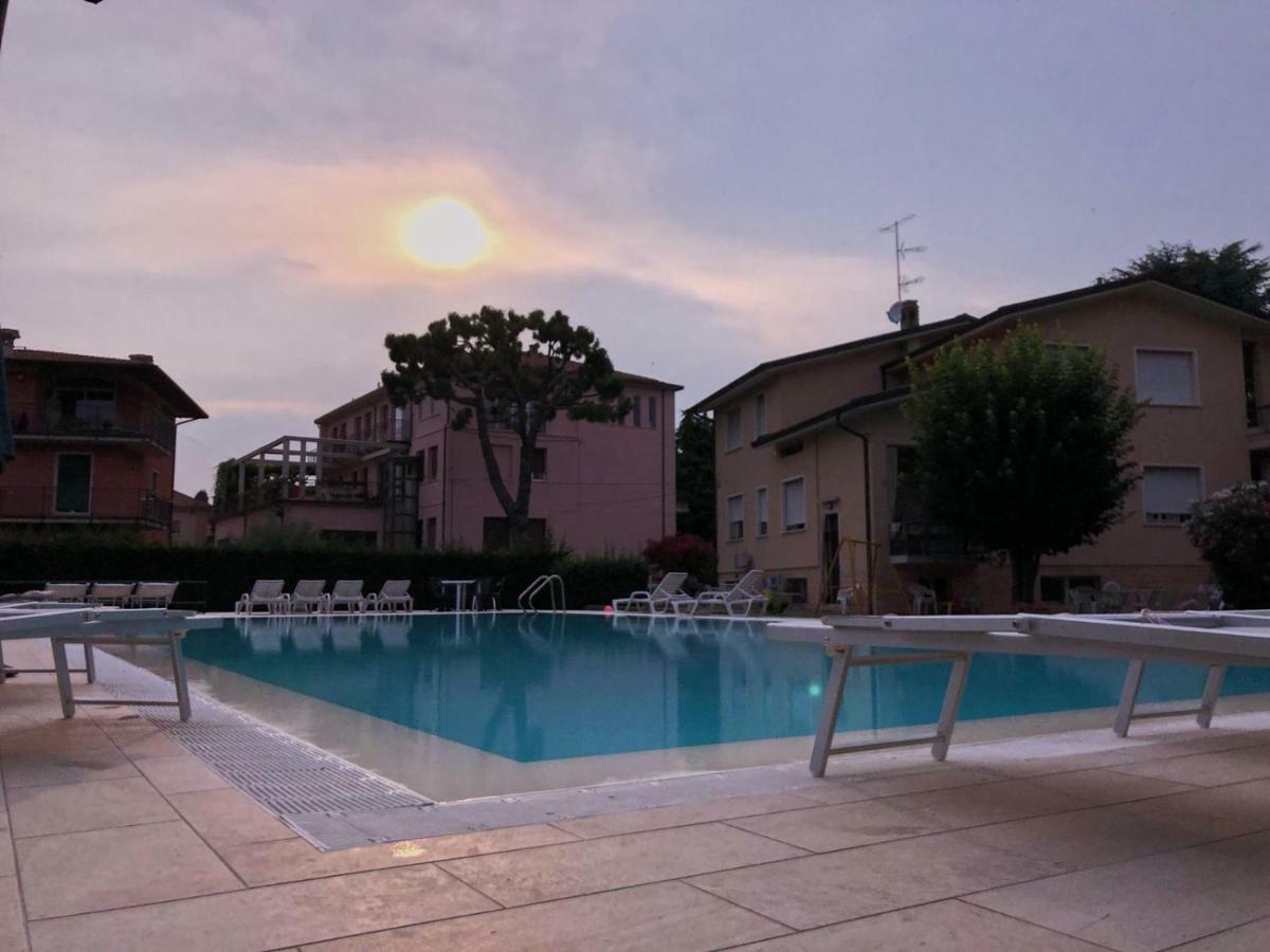 Casa Savoia Apartment Desenzano del Garda Exterior foto